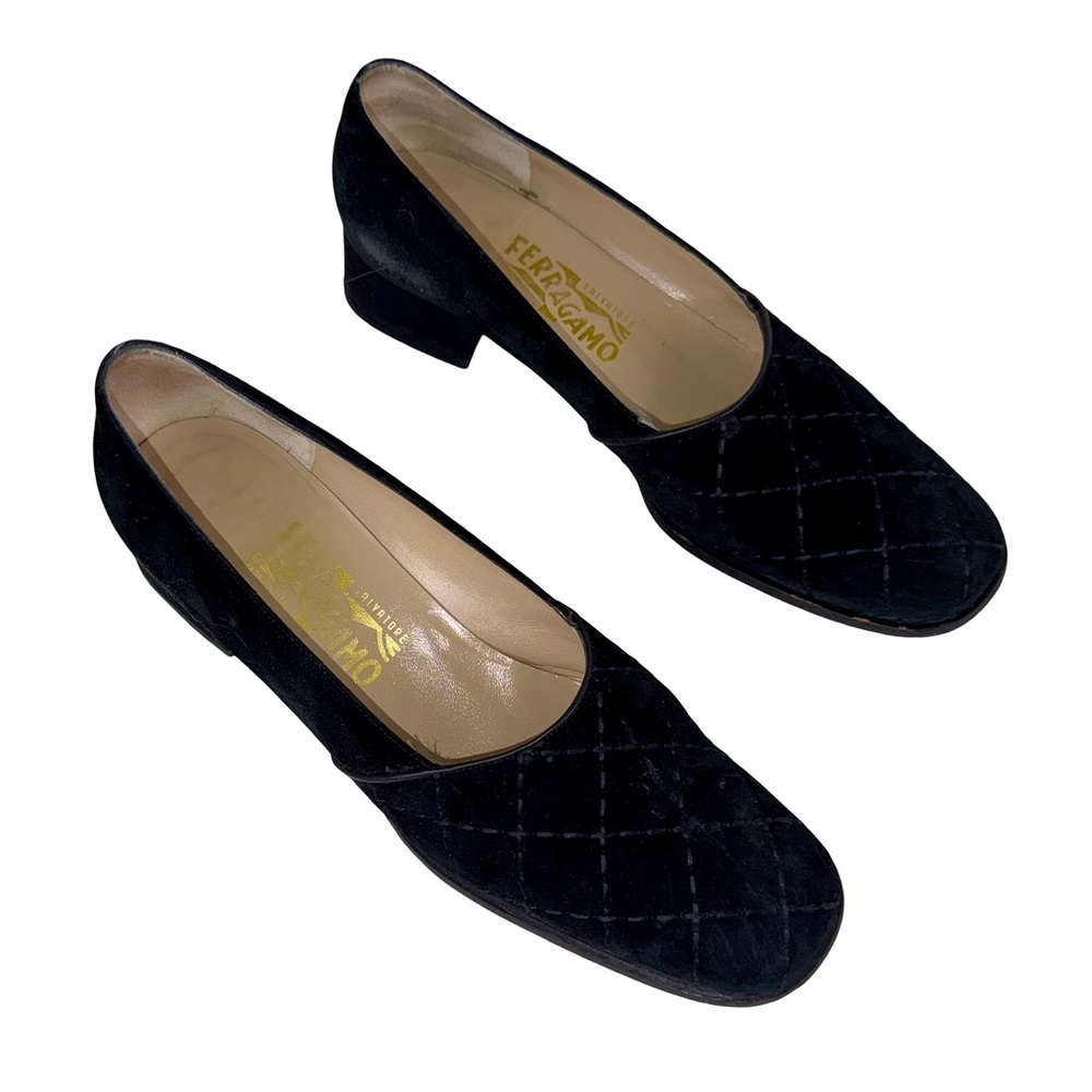 SALVATORE FERRAGAMO HEELED LOAFERS IN BLACK SUEDE